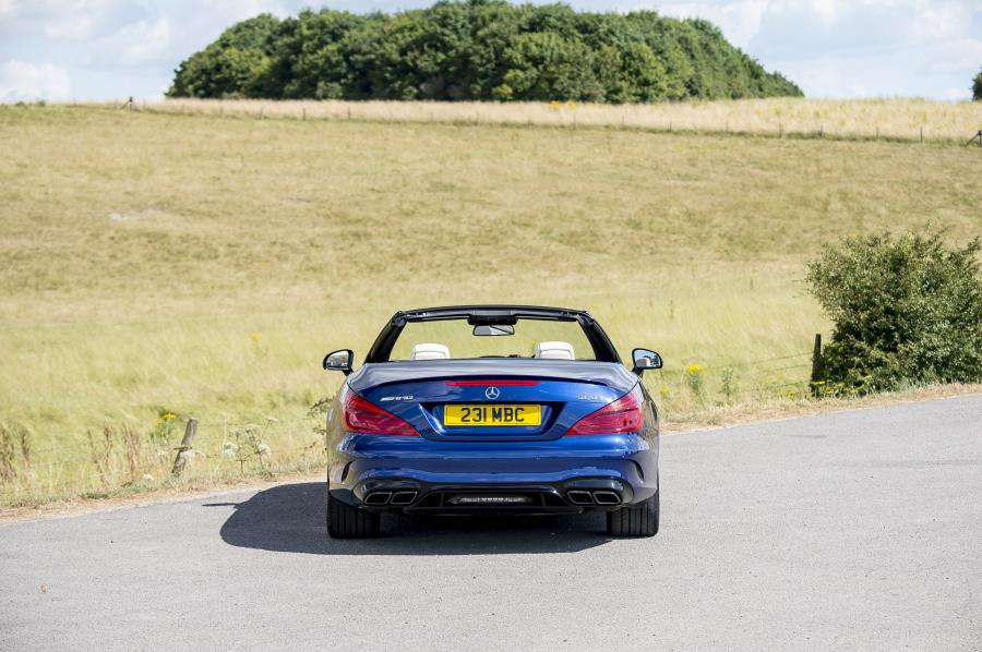  Mercedes-AMG SL63 2016 года  (UK) (фото 10 из 30)